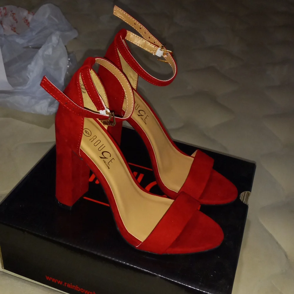 Shoes - Picture 2 of 4